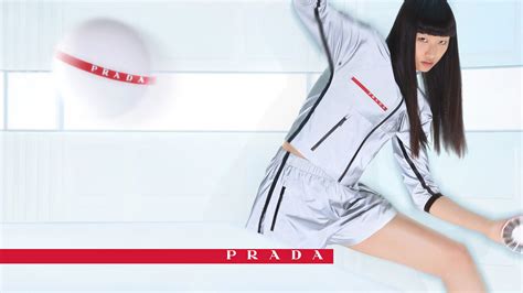 プラダ リネア ロッサ prada linea rossa|プラダ リネア・ロッサ 2022年秋冬コレクション .